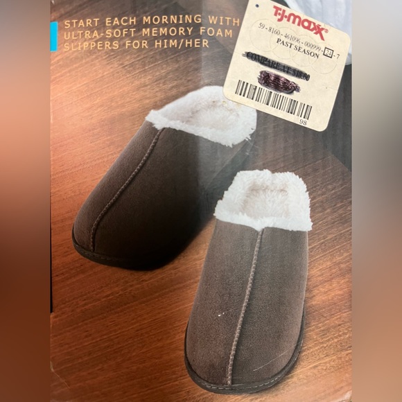 Other - NWT Men's Memory Foam Slippers. The Black Series. Size Medium.